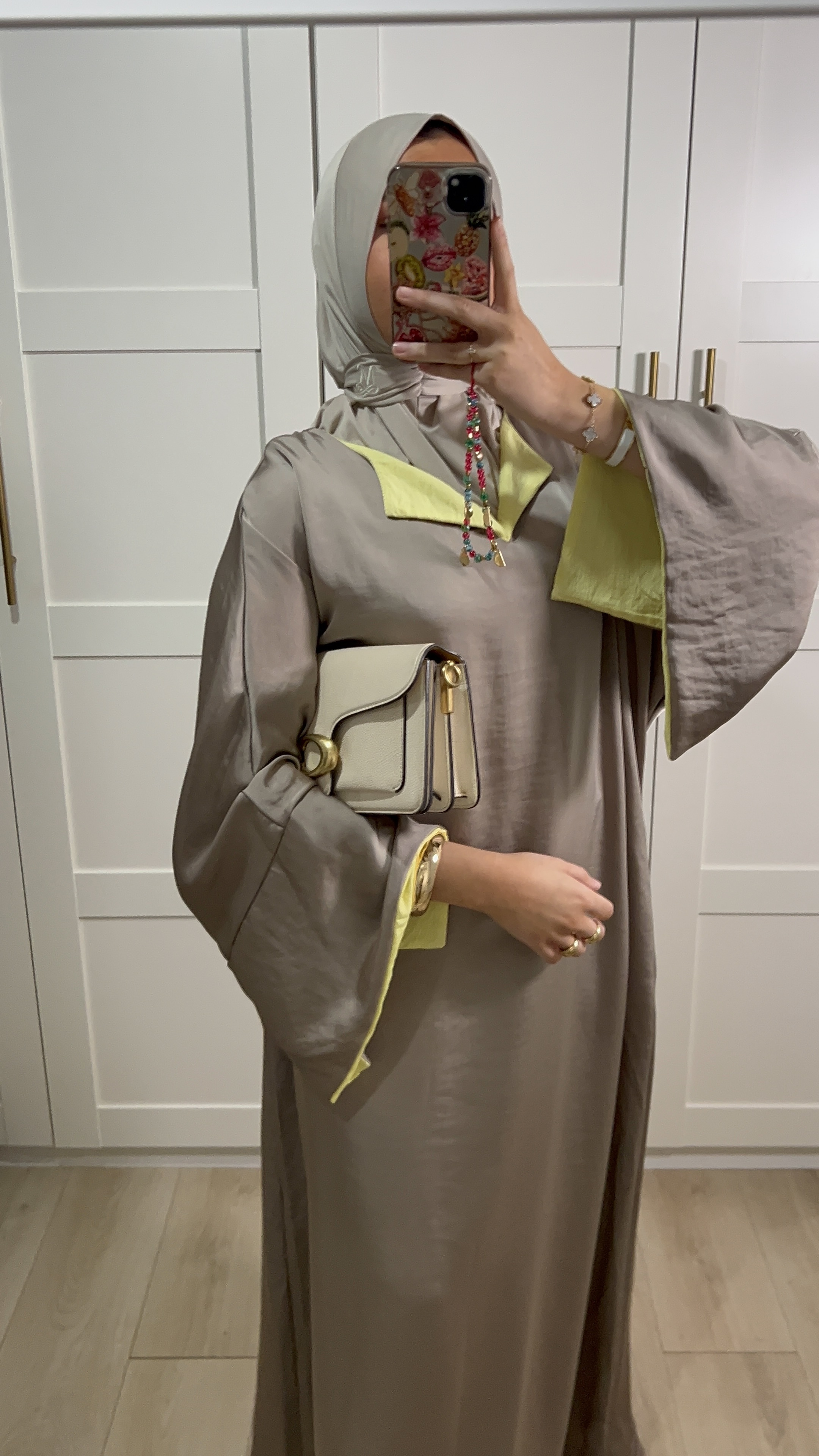 ABAYA BEIGE ET JAUNE